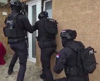 HAPŠENJE BANDE U ZEMUNU Tipovali povratnika iz Švajcarske, pa ga pretukli