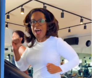 Ni veštačko koleno joj ne smeta! Pogledajte kako Opra Vinfri (72) kida u teretani!