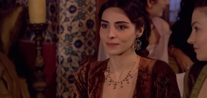 Kako danas izgleda sultanija Mahidevran? Glumica Nur Fetahoglu se potpuno promenila, ofarbala se, ne biste je prepoznali ni da stoji na metar od vas