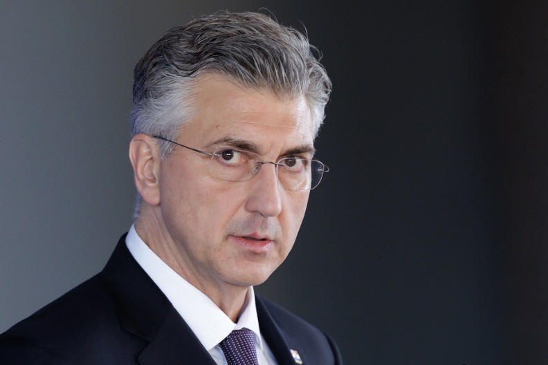 PLENKOVIĆ OPET "BOCKA" Ima novu provokativnu izjavu o NJIHOVOM USTAŠKO DIVLJANJU