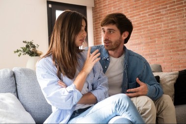 Da li vaš partner izgovara ovu rečenicu? Advokat za razvod tvrdi da vam se brak raspada!