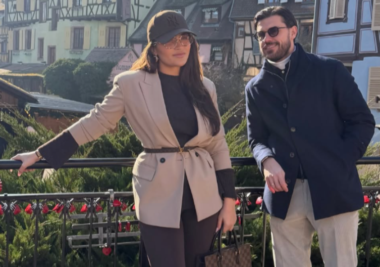 TAMARA MILUTINOVIĆ STAVILA TAČKU NA SPEKULACIJE O RAZVODU Pevačica u strastvenom naletu sa mužem! (FOTO)