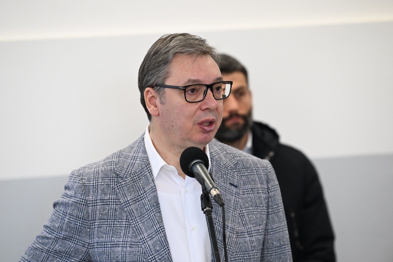 VUČIĆ O PROZIVKAMA SSP "Ni kilometar pruge, a dva puta ponavljali ono što je Milošević otvarao"