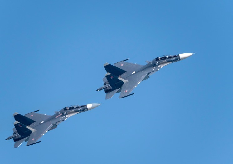 CRVENI ALARM U NATO KOMANDI Ruski suhoji PRVI PUT primećeni sa raketama i kasetnim bombama