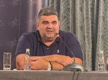 HRABROST KOJA GA JE SKORO KOŠTALA ŽIVOTA: Dok su drugi ćutali, SAŠA MIRKOVIĆ je razotkrio mafijaški model koji danas uništava Čolića i estradu!