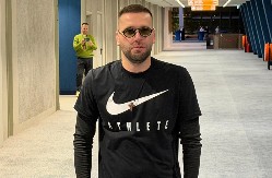 "UVEK JE TU NEKA BIVŠA" Vladan Magla bend o supruzi i ćerki, pa pomenuo i Čolu: "Uz njih smo" (VIDEO)