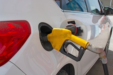 ŠTA SE DEŠAVA AKO SIPATE POGREŠNO GORIVO? Jedna greška može uništiti motor zauvek!