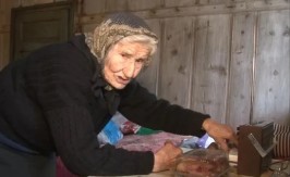 SRCE DA PUKNE Baka Bosiljka (90) živi sama na vrhu crnogorske planine - kad čujete kolika joj je penzija, plakaćete!