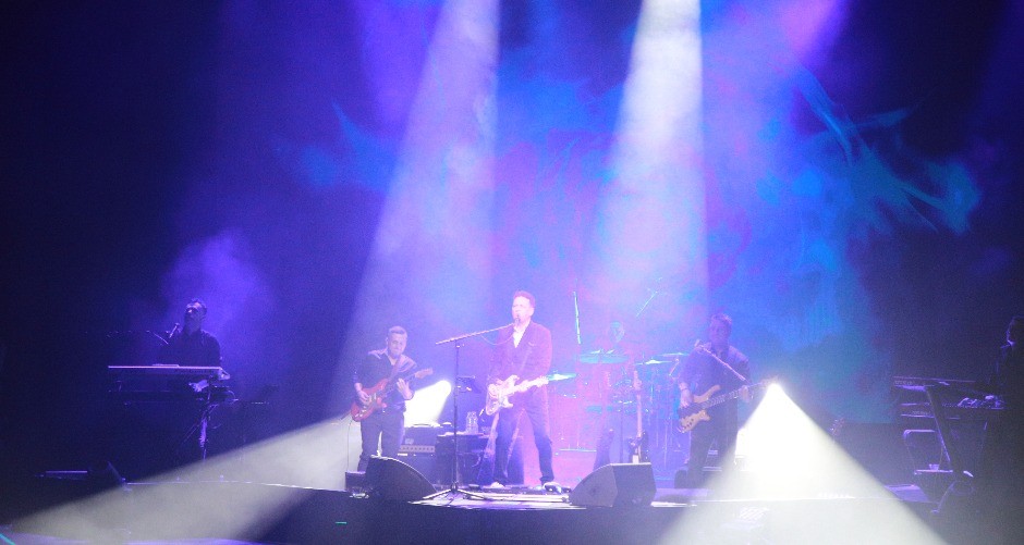 MESECIMA LEŽAO U KREVETU Naš poznati pevač otkrio da je bio teško bolestan! 