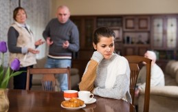 "Tetki zlato, mojoj mami friteza": Prava porodična nepravda otkrivena pred smrt!