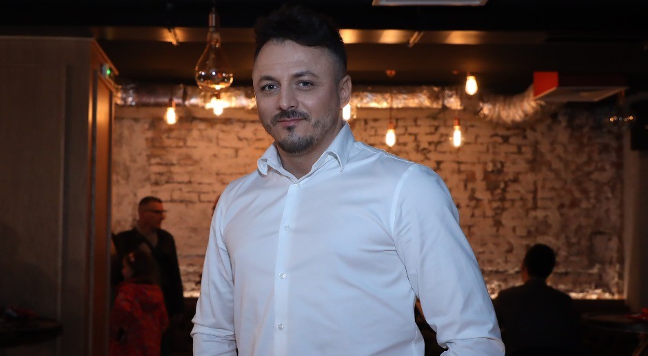 EVO U KAKVOM JE STANJU PEVAČ NAKON ŠTO SU GA OTELI Policija ga zatekla u užasnom stanju