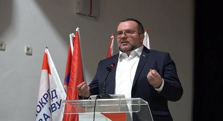 Dr Milan Lazarević odgovorio ZLF: Kako vam ne smeta grb američke vojske nasred državne bolnice