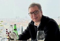 VUČIĆ NA PETROVARADINSKOJ TVRĐAVI Evo ko mu pravi društvo: "Kujemo planove za ubrzani razvoj Srbije"