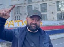 OGLASIO SE DARKO, BORAC SA KOŠARA Ima poruku za ljude koji su prekrečili mural "Kad se vojska na Kosovo vrati"