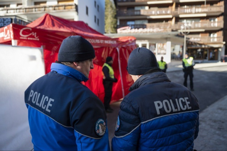 LEVICA U ŠVAJCARSKOJ NAPADA: Policajci napuštaju posao zbog lažnih optužbi!
