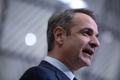 MICOTAKISOVA ŽENA DOŽIVELA TEŠKU SAOBRAĆAJKU Hitno su je operisali