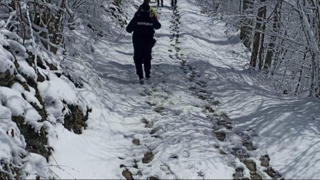 SKIJAŠ SA TEŠKOM POVREDOM KIČME HELIKOPTEROM HITNO PREBAČEN U BEOGRAD Reakovala jedinica MUP-a 