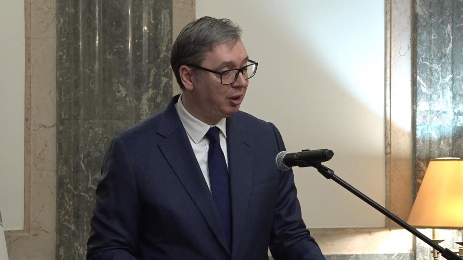 "TAJ PAPIR ĆE SVAKO ČUVATI NA POSEBNOM MESTU" Vučić: Srbi znaju koliko to vredi, doneće radost u svaku kuću