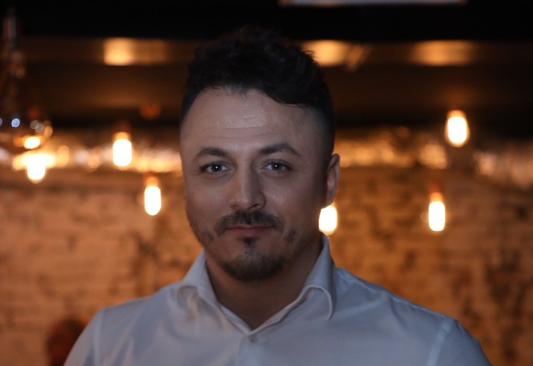 OTKRIVENO U KAKVOM JE STANJU OTETI PEVAČ Oglasila se njegova supruga: "Šta da vam kažem..." 