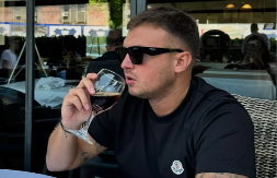 STEFAN KARIĆ SAV U RANAMA Rijaliti učesnik u intimnom odnosu izvukao deblji kraj! 