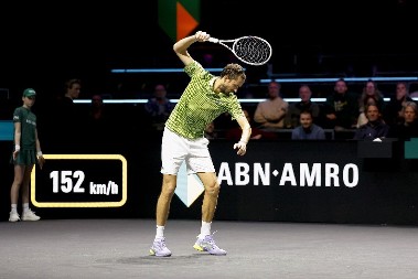 IZLIV BESA Rus napravio pravi skandal u Roterdamu: Izgubio u prvom kolu, pa divljao na terenu