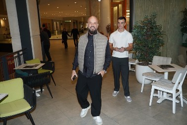 ĆERKA NAŠEG PEVAČA RADI U MINISTARSTVU SPOLJNIH POSLOVA Deca mu se nikada nisu javno eksponirala, sada ne krije zadovoljstvo!