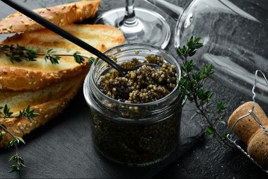 10 NAJSKUPLJIH NAMIRNICA NA SVETU Od njihove cene će vam se zavrteti u glavi 