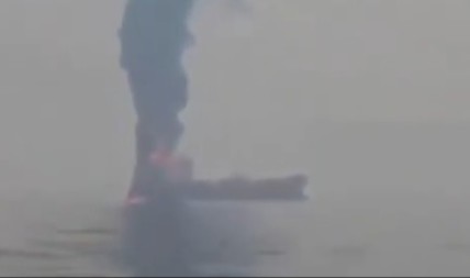 GORI TANKER NAKON UDARA IRANA Evakuisana posada u Ormuskom moreuzu!