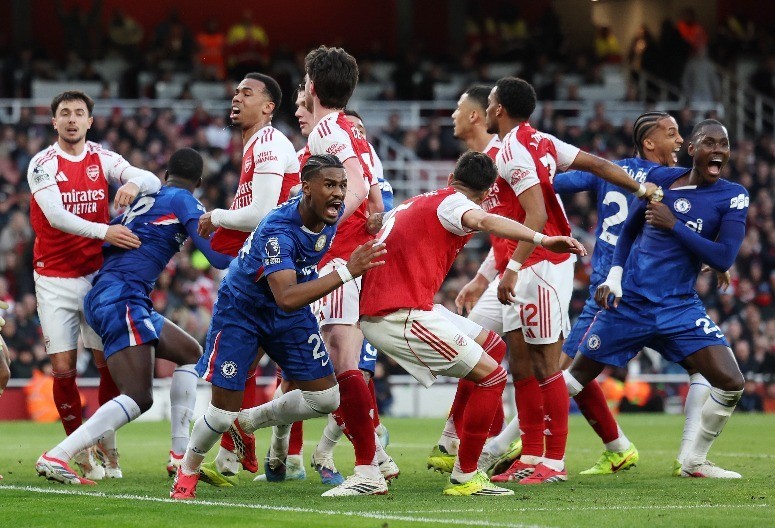 SVI GOLOVI POSLE KORNERA Arsenal srušio Čelsi u derbiju Premijer lige