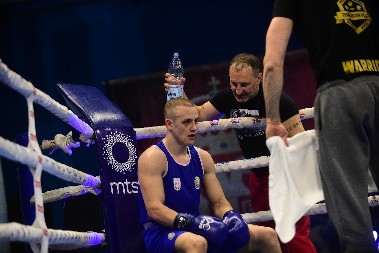 KAKVA ŠTETA Našem poznatom bokseru napukao pršljen