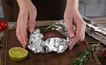 Najbrže pohovanje mesa: Dalila pokazala trik sa aluminijumskom folijom, žene oduševljene!