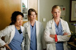 Sećate se plavuše iz Uvoda u anatomiju? Danas je potpuno drugačija i nećete verovati kako živi