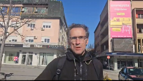 HAOS NA TRGU U ČAČKU: Blokader napao Gvozdena Nikolića (VIDEO)