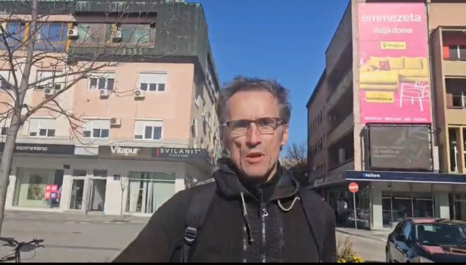 HAOS NA TRGU U ČAČKU: Blokader napao Gvozdena Nikolića (VIDEO)