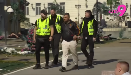 HAOS U ELITI Bora Santana izašao u pratnji obezbeđenja, doneta hitna odluka nakon fizičkog napada! (FOTO)