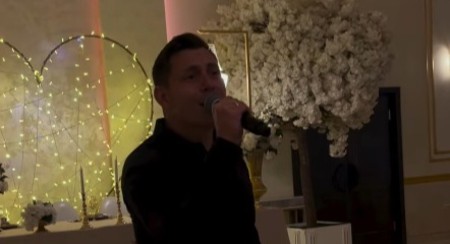 NAŠ PEVAČ PROGOVORIO O PREVARI: "Čekao sam da zaspi da bih išao dalje" 