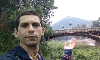 UBIO MAJKU, IZAŠAO IZ ZATVORA PA NASTAVIO HOROR Bivši rijaliti učesnik maltretirao rođenu babu zbog nasledstva!