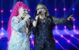 "DRŽI SE, TI SI JAKA ŽENA" Šemsa Suljaković emotivnim rečima pružila podršku Zorici Brunclik u borbi sa zdravljem! (FOTO)