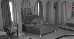 BRUTALAN INTIMNI ODNOS PRED KAMERAMA! Prepustili se strastima, a kamera svi snimila (VIDEO) 