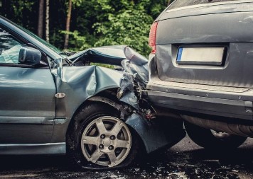 LANČANI SUDAR NA NOVOM BEOGRADU Učestvovalo više vozila, stigla i Hitna pomoć 