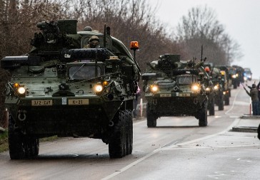 ŠTA JE OVO NATO IZVUKAO? Na putu primećeno jezivo oružje