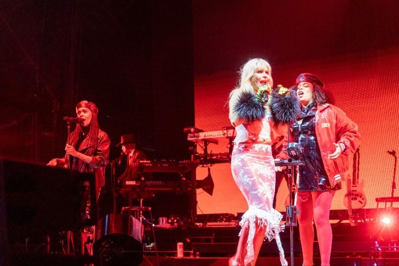 JADNIČAK MALI Slavna pevačica dočekala treće dete, zbog ove stvari joj nimalo nije bilo svejedno