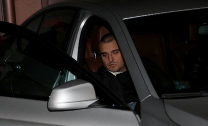 DARKO LAZIĆ U CRNINI JEDVA STOJI NA NOGAMA Pevač večeras prima saučešće u Brestaču