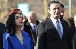 NA KiM VEĆ GODINU DANA VLADA OPŠTE RASULO Kurti sve više gubi podršku, Vjosi polako okreću leđa i EU i Amerika