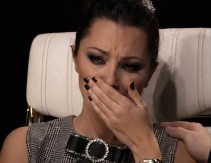 ALEKSANDRA PRIJOVIĆ U SUZAMA NAPUSTILA DARKOVU KUĆU Slomljena od bola, jedva stajala na nogama!