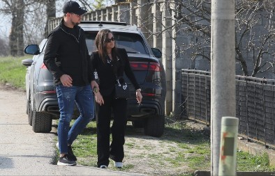 KOLEGE MU SE BACILE U ZAGRLJAJ Darko Lazić se guši u suzama, slomio se pred njima (VIDEO)