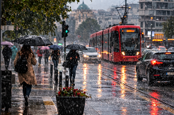 SRBIJA VEČERAS NA UDARU PLJUSKOVA! Hitno se oglasio RHMZ