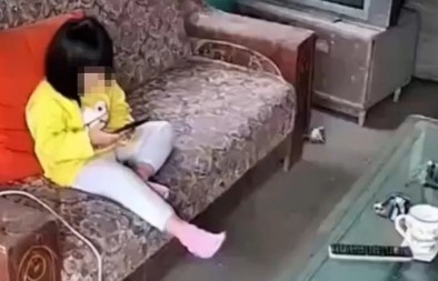 STRAH I HOROR! Telefon bukvalno eksplodirao u ruci deteta - snimak ledi krv u žilama!