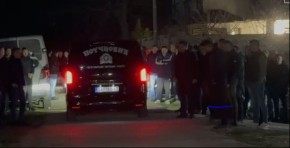 TELO BRATA DARKA LAZIĆA DOPREMLJENO U PORODIČNI DOM Bolne scene ispred kuće u Brestaču 