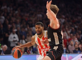 LUDNICA NA TABELI EVROLIGE Pet ekipa sa 17 pobeda, među njima i Zvezda